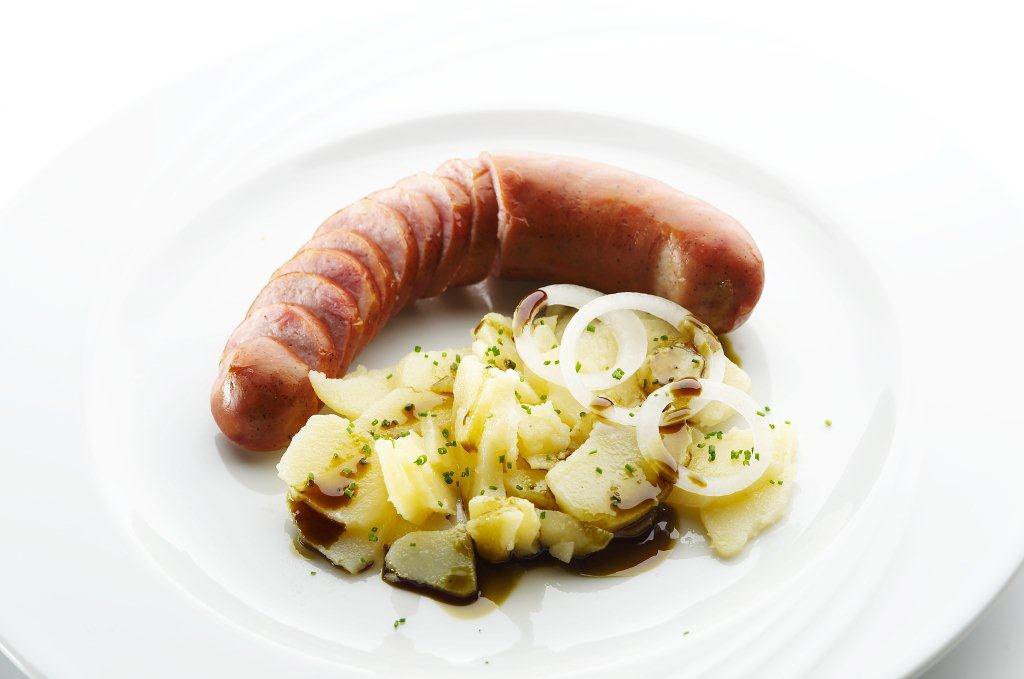 Kranjska klobasa s krompirjem