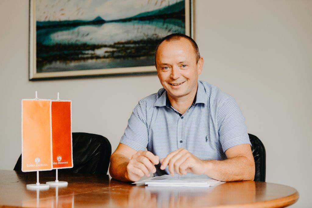 Mitja Vodnjov v pisarni