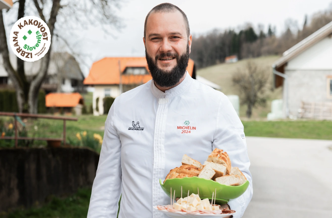 Chef Marko magajne s hrano v roki