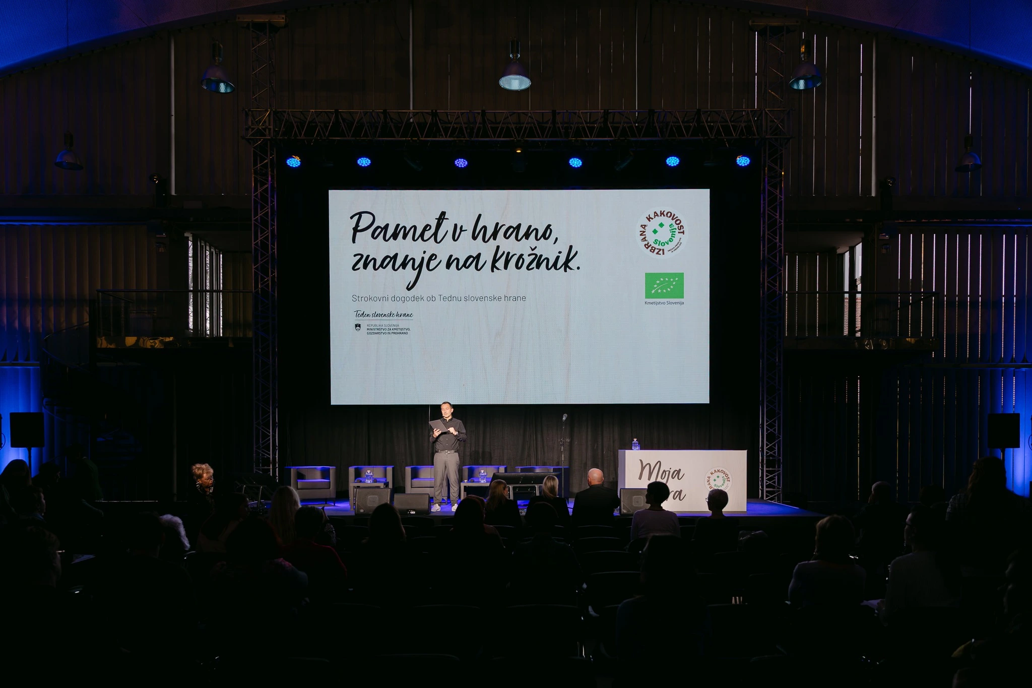 Posvet Pamet v hrano, znanje na krožnik