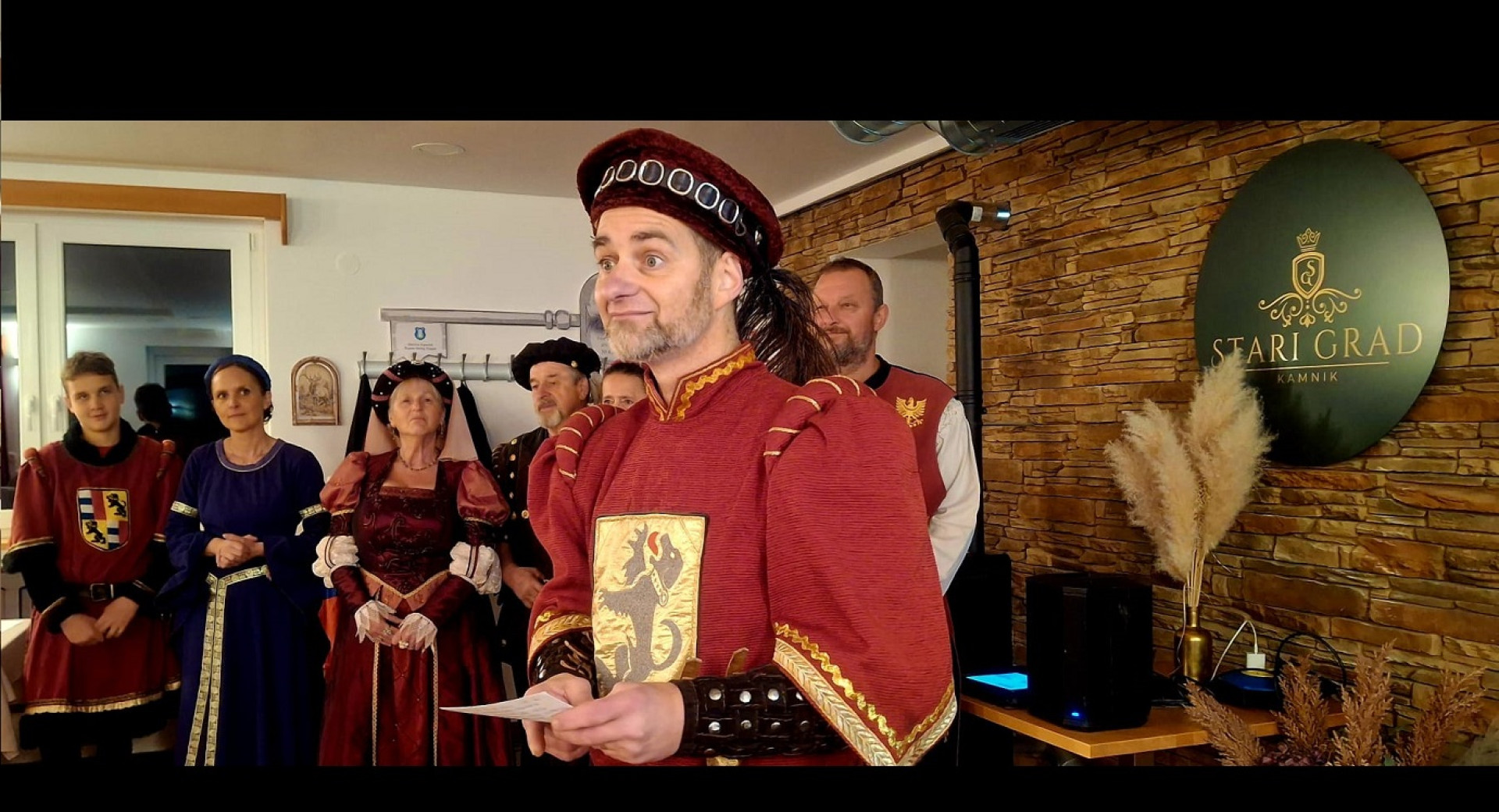 srednjeveska-vecerja-na-starem-gradu-kamnik_1380px_poprav_fotoZTSK__FocusFillWyItMC4wNCIsIi0wLjE3IiwxOTIwLDEwNDBd
