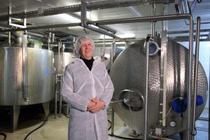 Kdo in kako kontrolira mleko in mlečne izdelke z znakom »izbrana kakovost – Slovenija«